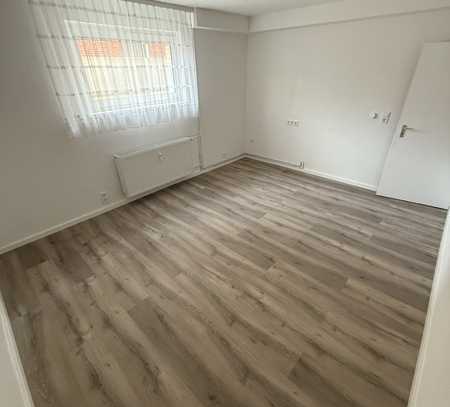 Gehobene 6-Zimmer-Souterrainwohnung - ideal für WGs oder Familien
