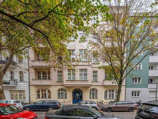 Top geschnittene 4 Zi. sanierter herrschaftlicher Altbau in ruhiger Straße mit Kamin in Toplage