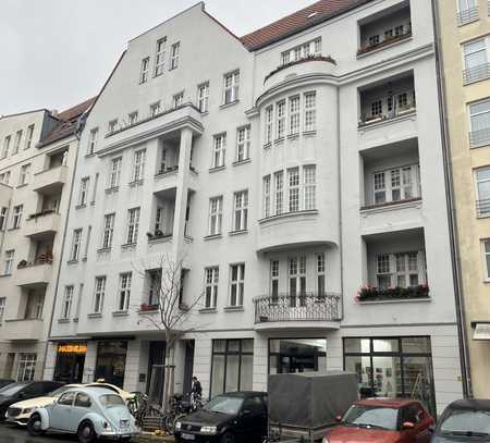 Helle Altbau Eigentumswohnung am Kurfürstendamm