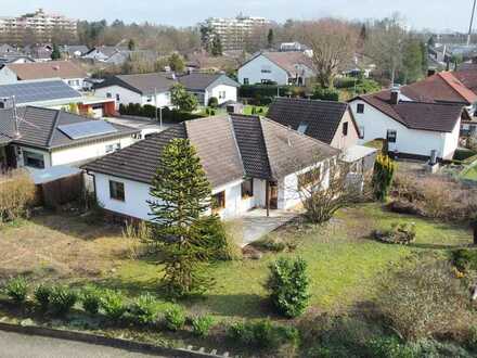 Wohnen auf einer Ebene mit großem Garten und Doppelgarage