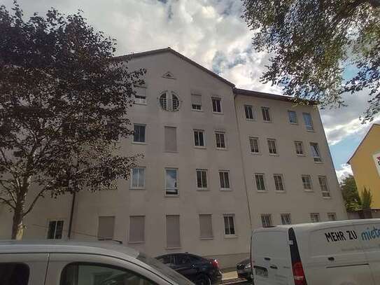 Niedliche 1-Raum-DG-Wohnung mit EBK und Tiefgaragen-Stellplatz* in Sudenburg sucht neuen Mieter/in!