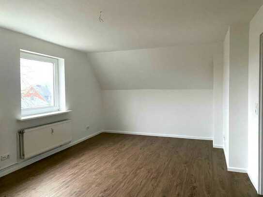 Modernisierte 3-Zimmer-Dachgeschosswohnung in ruhiger Wohnlage von Lübeck - Brandenbaum