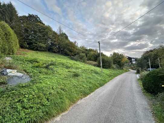 Attraktives Baugrundstück für Mehrfamilien- / Einfamilienhaus in Lindlar-Hartegasse / MIT FERNSICHT