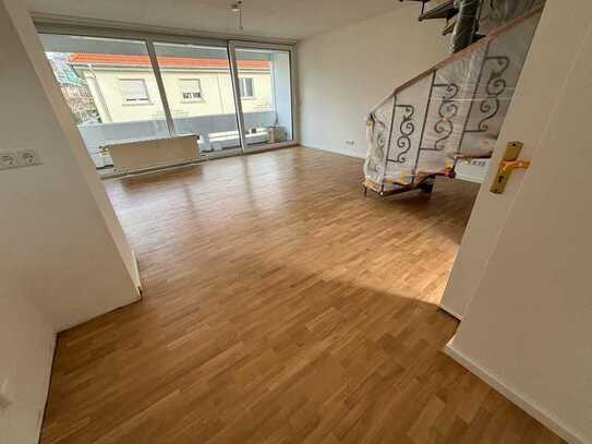 Erstbezug nach Sanierung mit EBK und Balkon: Attraktive 63qm Maisonette-Wohnung in Mainz-Weisenau