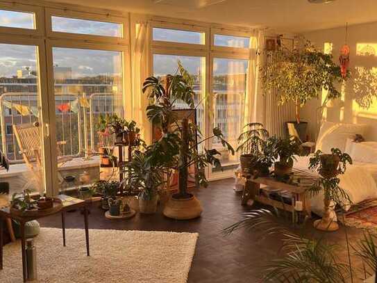 Lichtdurchflutete Wohnung / Penthouse mit Domblick, nur für Selbständige u. Freiberufler