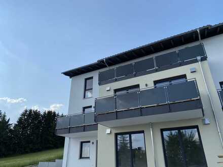 VERMIETET: Erstbezug: Barrierefreie Wohnung mit zwei Zimmern und Balkon