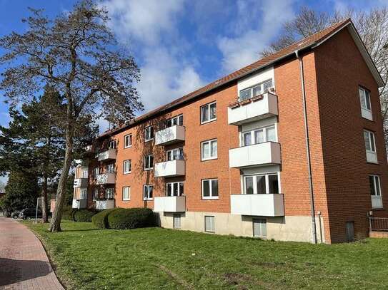 Frisch sanierte, gut geschnittene 2,5-Zimmer-Wohnung mit Balkon