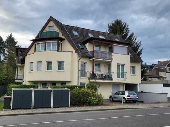 **Gemütliche Maisonettewohnung mit 2 Balkonen**