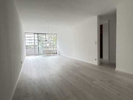 Helle 3-Zimmer-Wohnung mit großer Loggia und PKW-Außenstellplatz