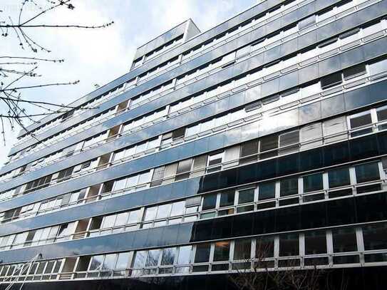 Moderne Büroflächen mit Skylineblick