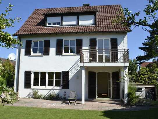 Hochwertig ausgestattetes Einfamilienhaus mit Einliegerwohnung in Stuttgart-Sillenbuch