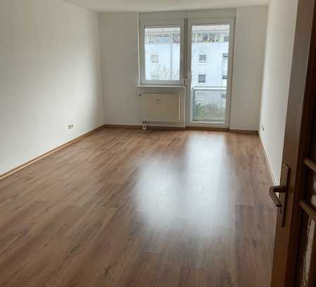 3-Zimmerwohnung mit Wannenbad und Balkon