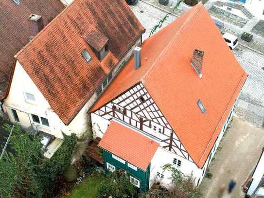 Urgemütliches, aufwendig restauriertes Altstadthaus am Marktplatz von Greding, Garten und Stellplatz