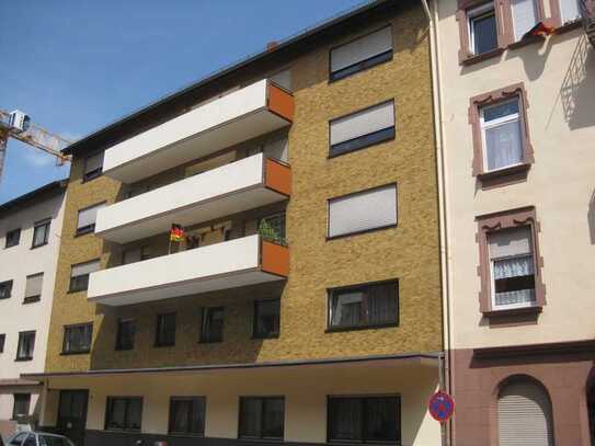 Helle 2-Zimmer-Wohnung mit Balkon und EBK in Mannheim-Rheinau