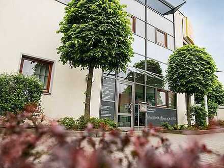 Zu vermieten: Eine 2014 hochwertig renovierte Büro- / Praxisfläche