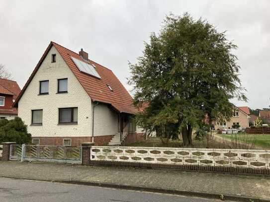 Charmantes Einfamilienhaus mit Nebengebäude in Leiferde – Ihr neues Zuhause!