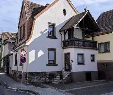 Ansprechende 8-Zimmer-Doppelhaushälfte in Steinwenden