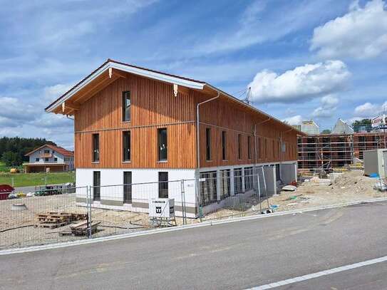 Exklusiver Neubau in Amerang. Schöne 4-Zimmer-Wohnung mit Loggia