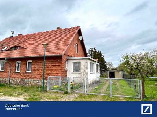 Leben auf dem Land ! DHH mit Stallung auf großem Grundstück