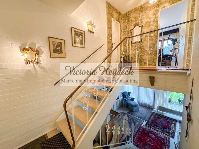 SCHÖNER WOHNEN IN POPPENBÜTTEL / HAUS IN HAUS - 4 Zi.-ETW mit 116m² und eigenem Garten