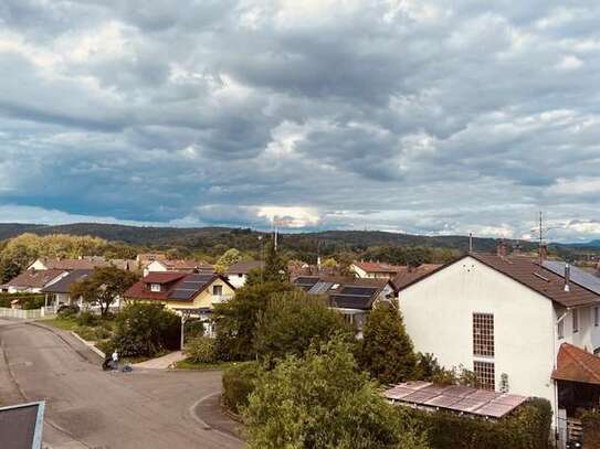 Helle 3-Zi. Wohnung mit Balkon u. Garage in Teningen