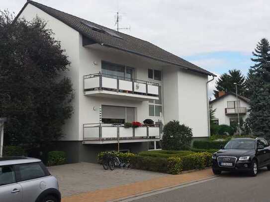 Großzügige 3 ZKB Gartenwohnung / Souterrain in Rot