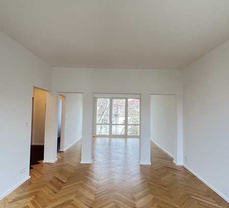 Ohne Makler: 4,5 - 5,5 Raum-Maisonette-Wohnung mit EBK, Parkplatz. Top-Lage