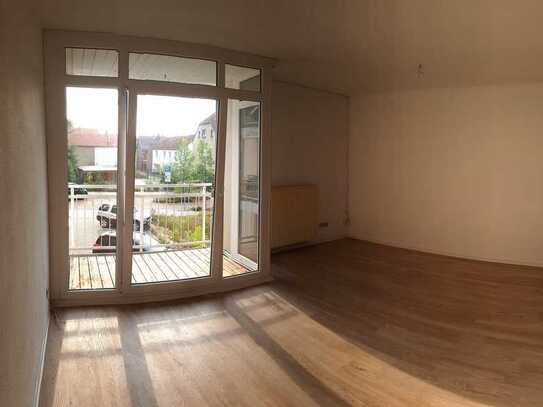 *Helle 3-Zimmer mit Tageslichtbad und Balkon!*