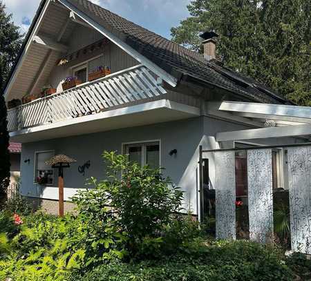 DEUTSCHMANNN IMMOBILIEN ***** ivd - Tolles Wohnhaus mit Einliegerwohnung in ruhiger Wald-Lage!