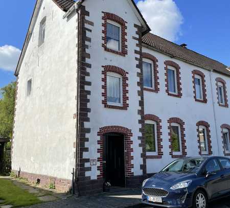 Sanierungsbedürftiges Wohnhaus in ruhiger Wohnlage