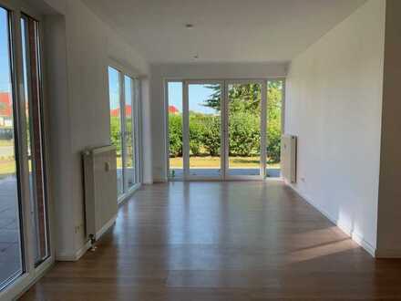 In dieser Gemeinschaft leben Sie glücklich: Tolle 2-Raum Wohnung im „Wohnen mit Servic frei! (WE 26)