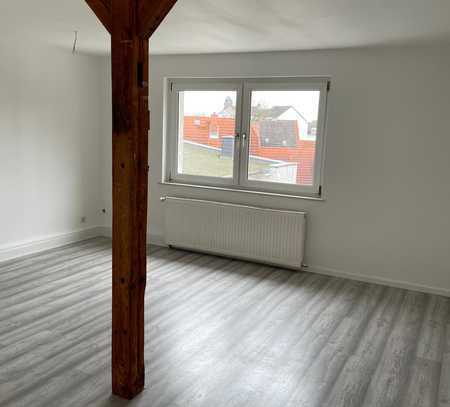 Renoviert! Gemütliche 1 Zimmer Wohnung im Dachgeschoss zu vermieten / Köthen (Anhalt)