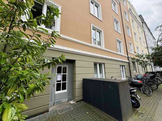 Sanierte Altbauwohnung im Erdgeschoss mit 20m² Terrasse mitten in Eppendorf