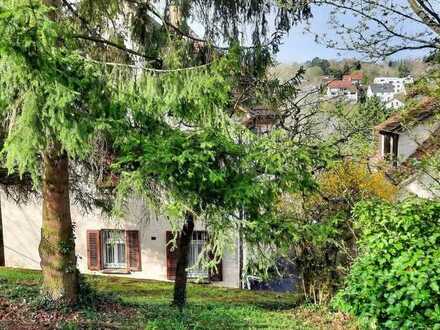 Haus mit viel Charme und schönem Garten in Top Lage