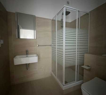 Single Wohnung in zentraler Lage - top saniert !!