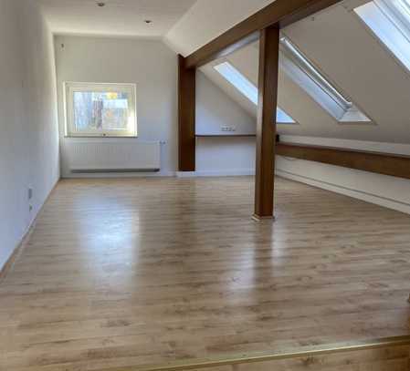 Renovierte 3,5-Zimmer-DG-Wohnung mit großer Dachterrasse in Bingen