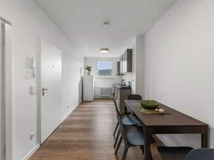 Comfy double bedroom in a modern 4-bedroom apartment, near the Stadium Wilmersdorf