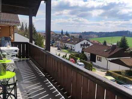 Lichtdurchflutete Zwei-Zimmerwohnung an Topstandort mit Gebirgsblick u. v. m..