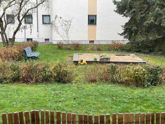 1-Zimmer-Hochparterre-Wohnung mit EBK in Berlin Zehlendorf