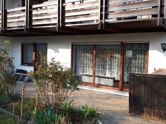 Helle 3,5 Zimmerwohnung im EG mit Terrasse, Garten und separatem Hobbyraum