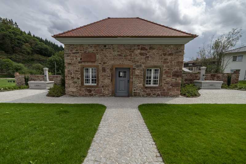                                                               Attraktives Nebengeb&auml;ude zu vermieten                                                       in Hausen (Kelheim)