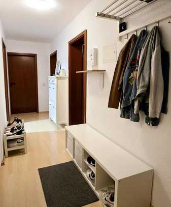Modernisierte Wohnung mit drei Zimmern sowie Balkon und Einbauküche in Offenau