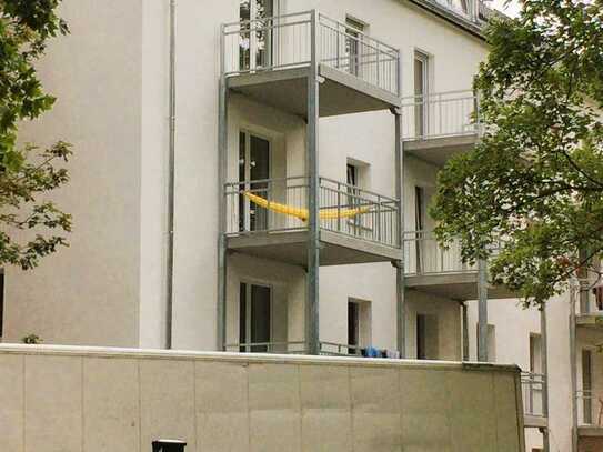 Stilvolle 3-Zimmer-Wohnung mit Balkon und EBK, energetisch saniert, in WB Rheingauviertel