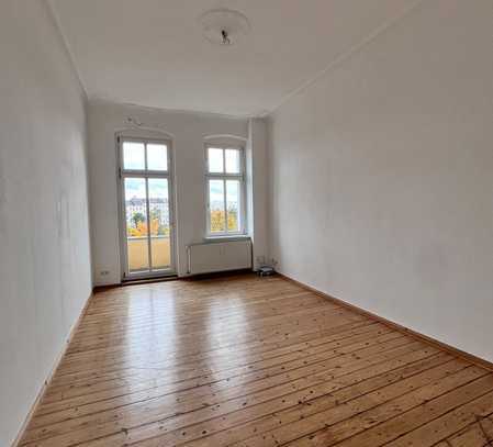 Schöne 2-Zimmer-Wohnung mit Balkon und Einbauküche in Berlin Lichtenberg