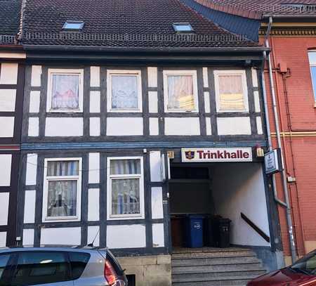 Vermietetes Stadthaus für Investoren mit guter Rendite und Sanierungspotential