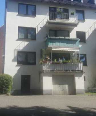 Schöne und geräumige 3 Zimmer Wohnung mit Balkon!