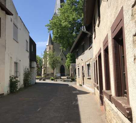 Modernisiertes Haus mit fünf Zimmern und Einbauküche in Ober-Hilbersheim