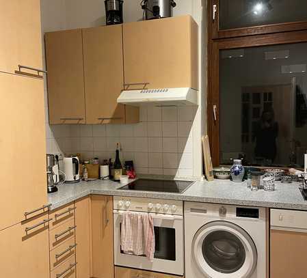 Helle Altbauwohnung mit Balkon in Bornheim (Nähe Parlamentsplatz) ab 01.03.2025