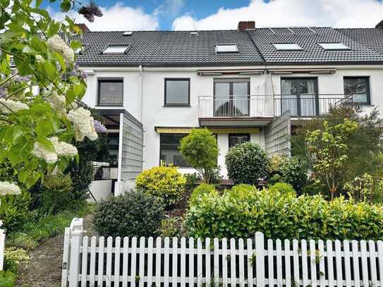 Reihenmittelhaus inkl. Garage und Ausbaureserve im beliebten Stadtteil Horn-Lehe zu verkaufen.