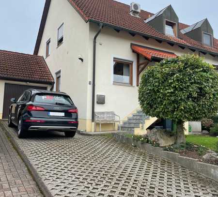 Charmantes Wohnhaus mit Keller und Garage in Kürn